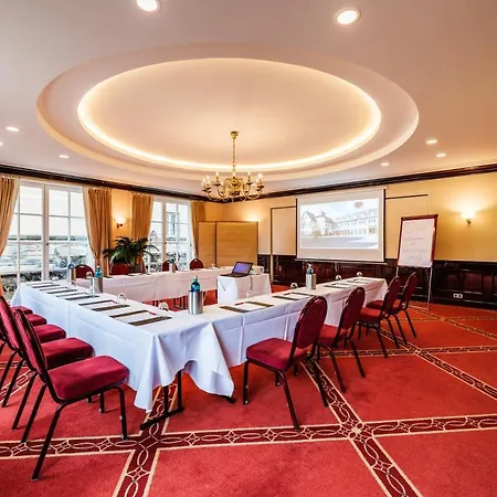 瑞恩斯尔兹酒店 4* 温克尔