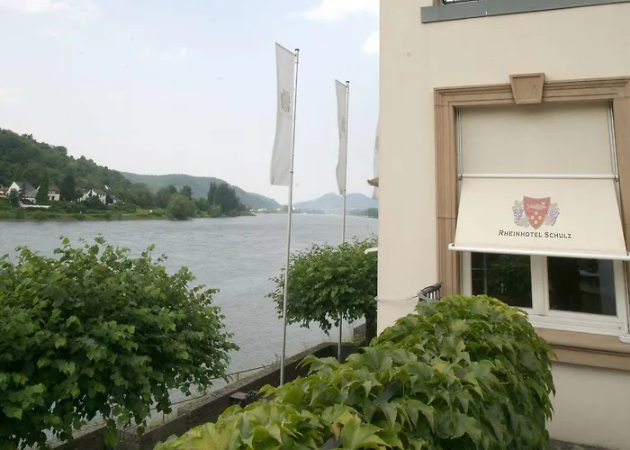 Rheinhotel Schulz 호텔 엉컬